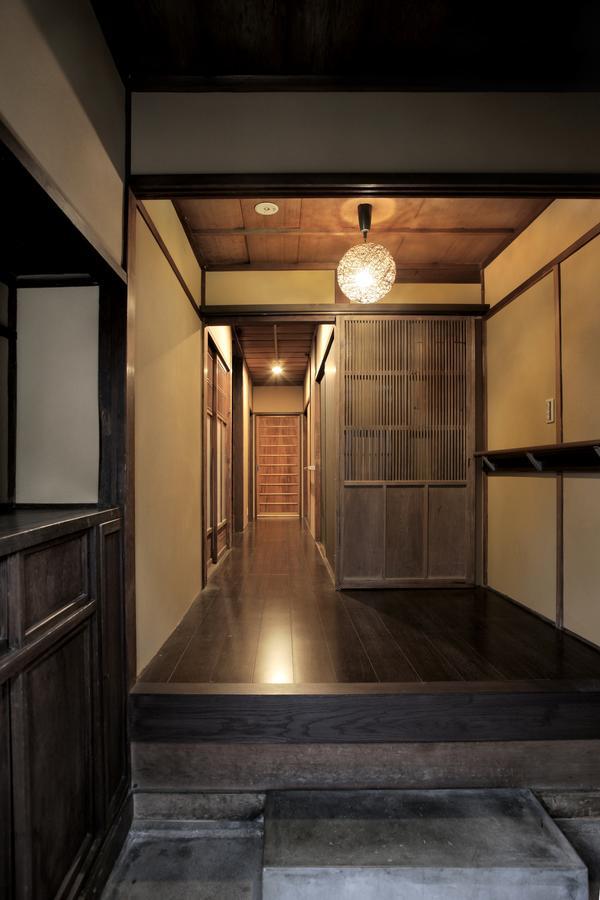 Готель Kiyomizuan 清水庵 車庫2台可 ビフォアアフターの匠 坂田基禎さん改築の京町家 Кіото Екстер'єр фото